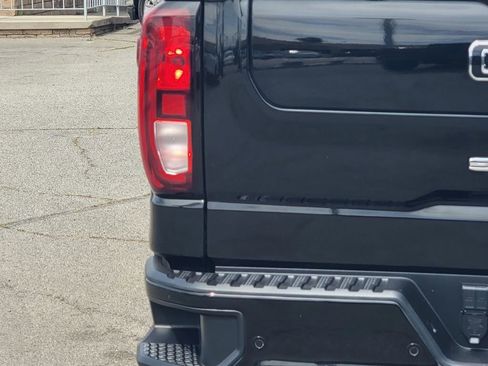 Used 2022 GMC Sierra 1500 Elevation w/ Elevation Premium Package image 8