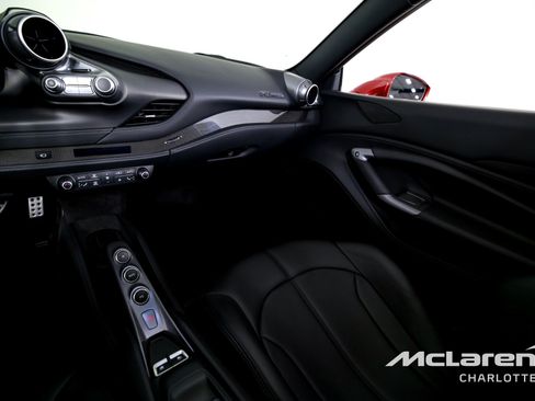 Used 2022 Ferrari F8 Tributo image 16