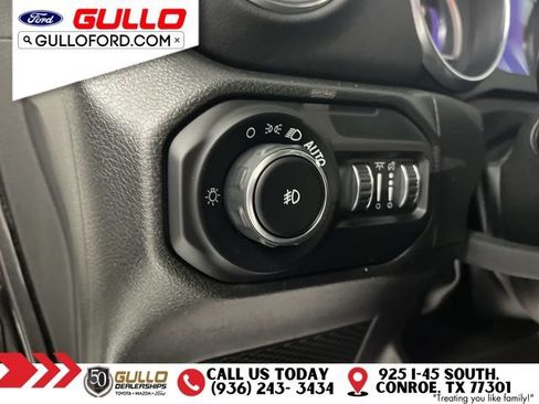 Used 2022 Jeep Wrangler Unlimited Sahara AWD/4WD image 19