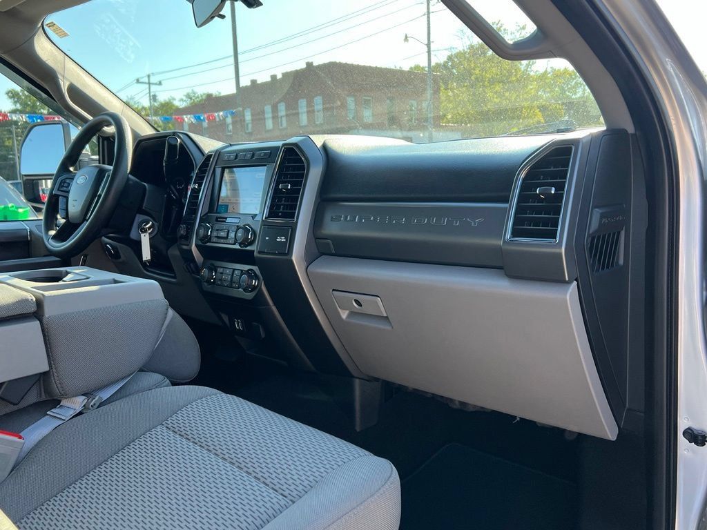 Used 2019 Ford F250 XLT w/ XLT Premium Package AWD/4WD image 21