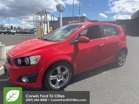 Used 2015 Chevrolet Sonic LTZ FWD image 4