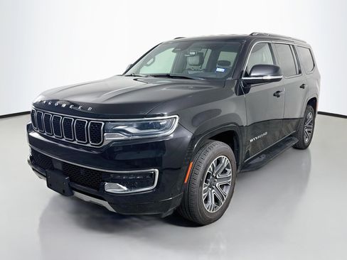 Used 2024 Jeep Wagoneer Series II w/ Flexible Seating Group RWD image 4