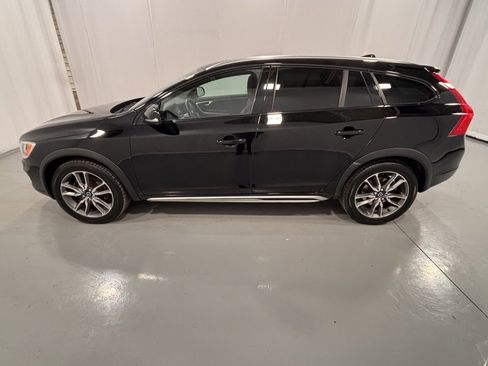 Used 2016 Volvo V60 T5 Cross Country w/ Convenience Package image 9