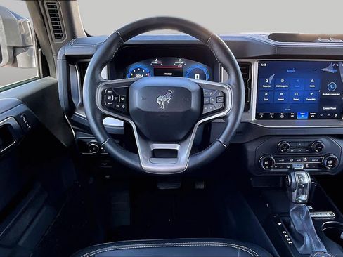 Certified 2025 Ford Bronco Outer Banks AWD/4WD image 8