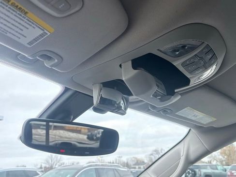 Used 2018 Chrysler Pacifica Touring-L Plus FWD image 27