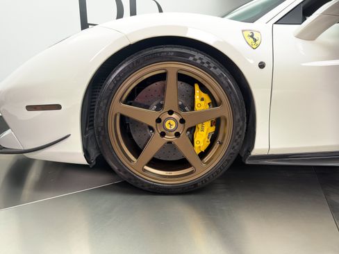 Used 2016 Ferrari 488 GTB RWD image 15