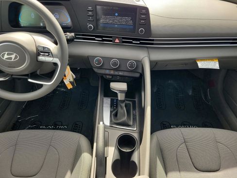 New 2026 Hyundai Elantra SE image 6