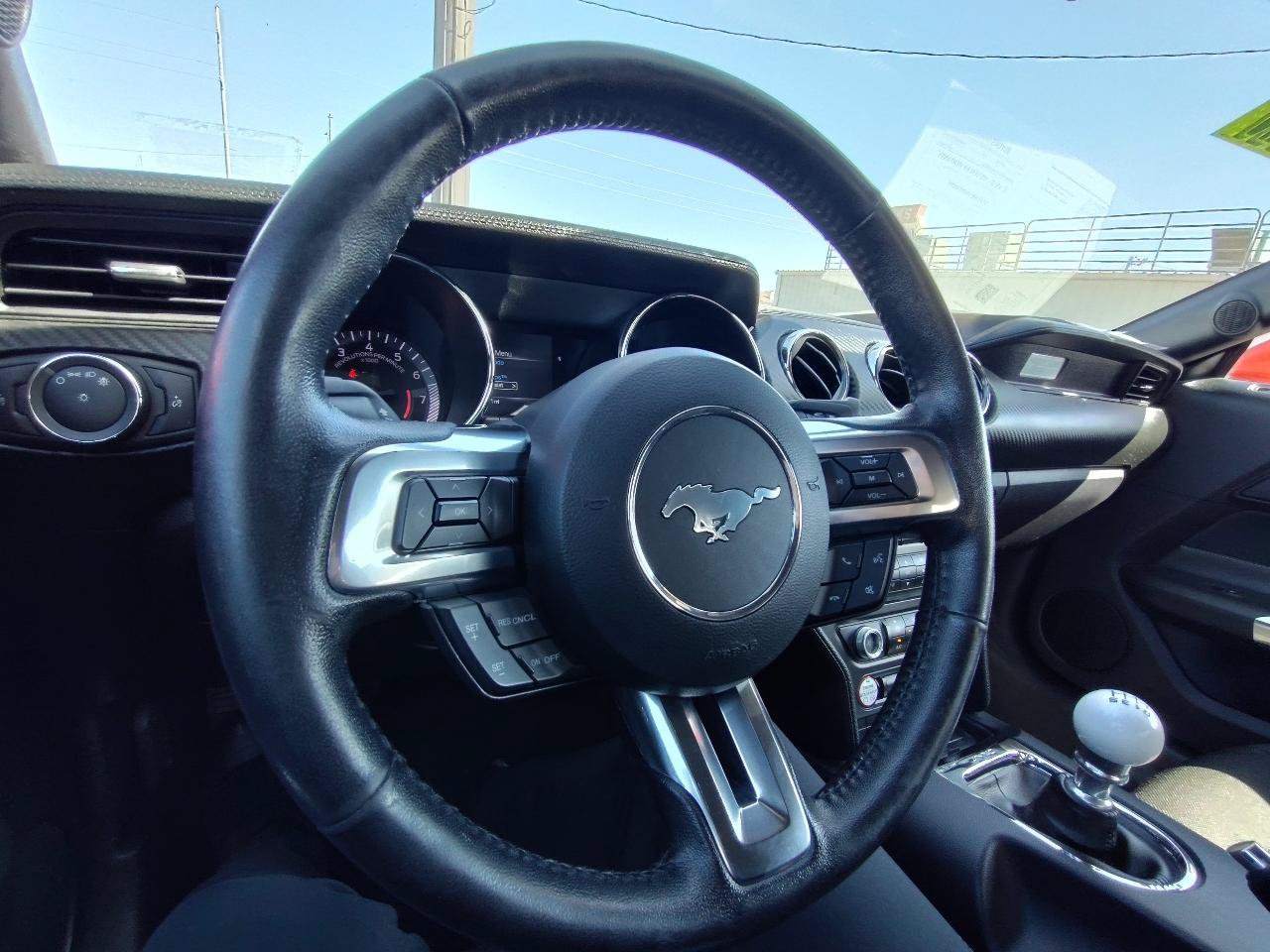 Used 2017 Ford Mustang Coupe RWD image 15
