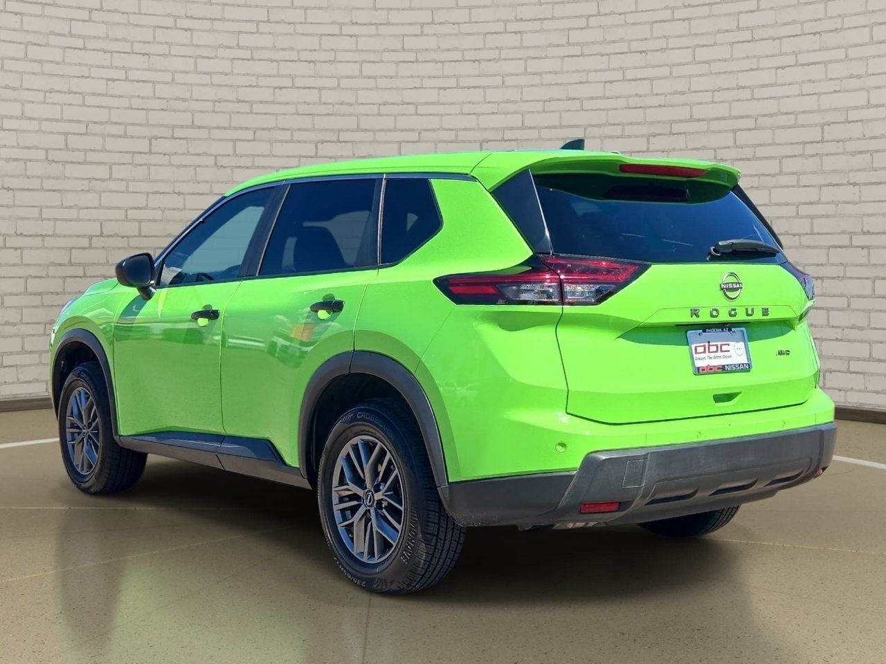 Used 2025 Nissan Rogue S AWD/4WD image 7