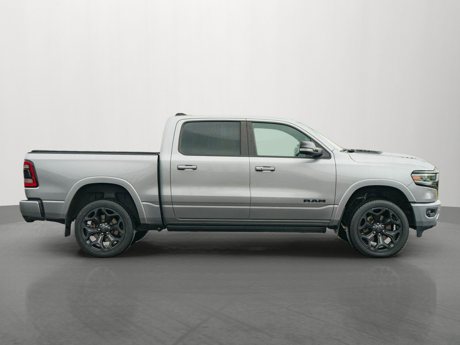 Used 2021 RAM 1500 Limited w/ Night Edition AWD/4WD image 8