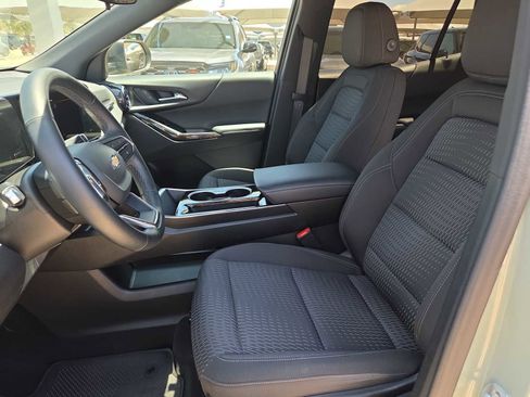 Used 2025 Chevrolet Equinox LT FWD image 15