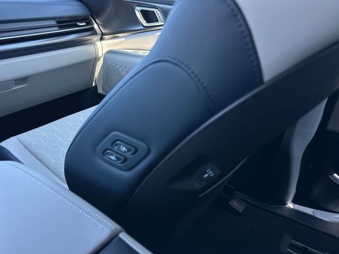 New 2026 Kia Carnival SX FWD image 17