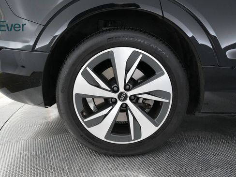 Used 2024 Audi Q8 e-tron Premium Plus w/ Premium Plus Package AWD/4WD image 9
