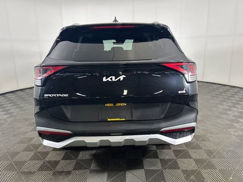 Used 2023 Kia Sportage EX AWD/4WD image 3