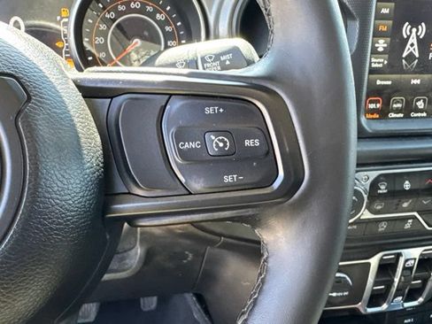 Used 2022 Jeep Gladiator Sport AWD/4WD image 29