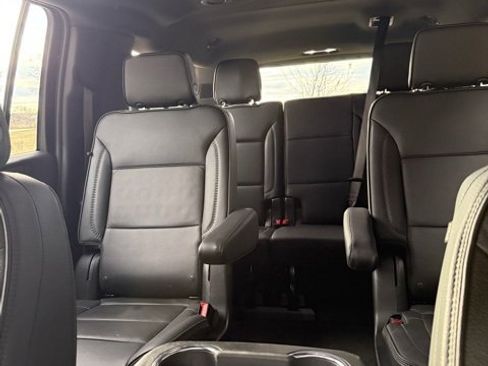 Used 2025 GMC Yukon XL Denali image 11
