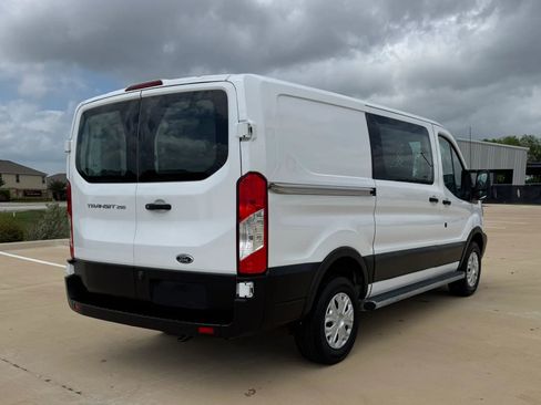 Used 2019 Ford Transit 250 130 Low Roof w/ Exterior Upgrade Package RWD image 4