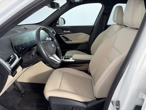 Used 2025 BMW X1 xDrive28i w/ Technology Package image 5