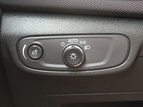 Used 2024 Chevrolet TrailBlazer RS FWD image 25