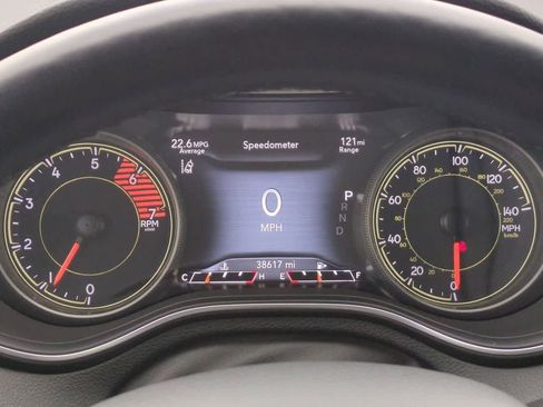 Used 2021 Jeep Cherokee Limited image 32