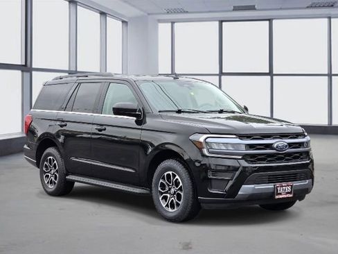 Used 2024 Ford Expedition XLT RWD image 3