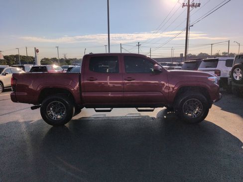 Used 2022 Toyota Tacoma SR AWD/4WD image 6