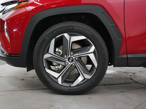 Certified 2023 Hyundai Tucson Limited AWD/4WD image 29
