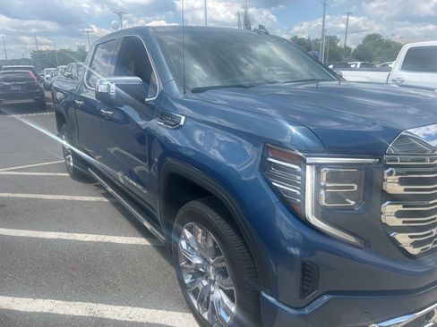 Used 2024 GMC Sierra 1500 Denali w/ Denali Reserve Package AWD/4WD image 8