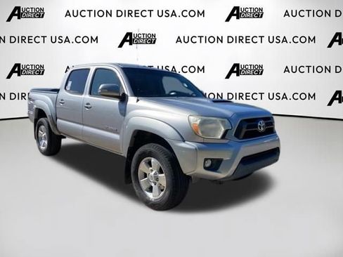 Used 2015 Toyota Tacoma PreRunner image 2
