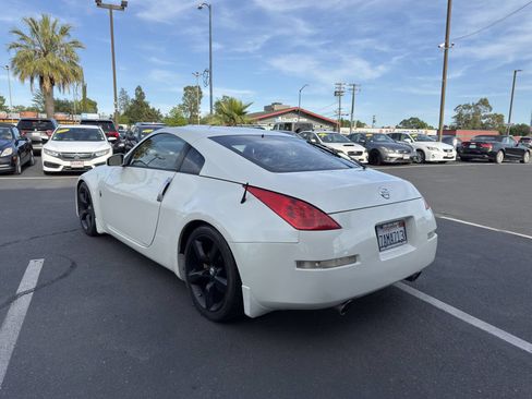 Used 2006 Nissan 350Z Coupe w/ (N93) Cargo Convenience Pkg image 5