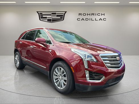 Used 2018 Cadillac XT5 Luxury w/ Driver Awareness Package AWD/4WD image 3