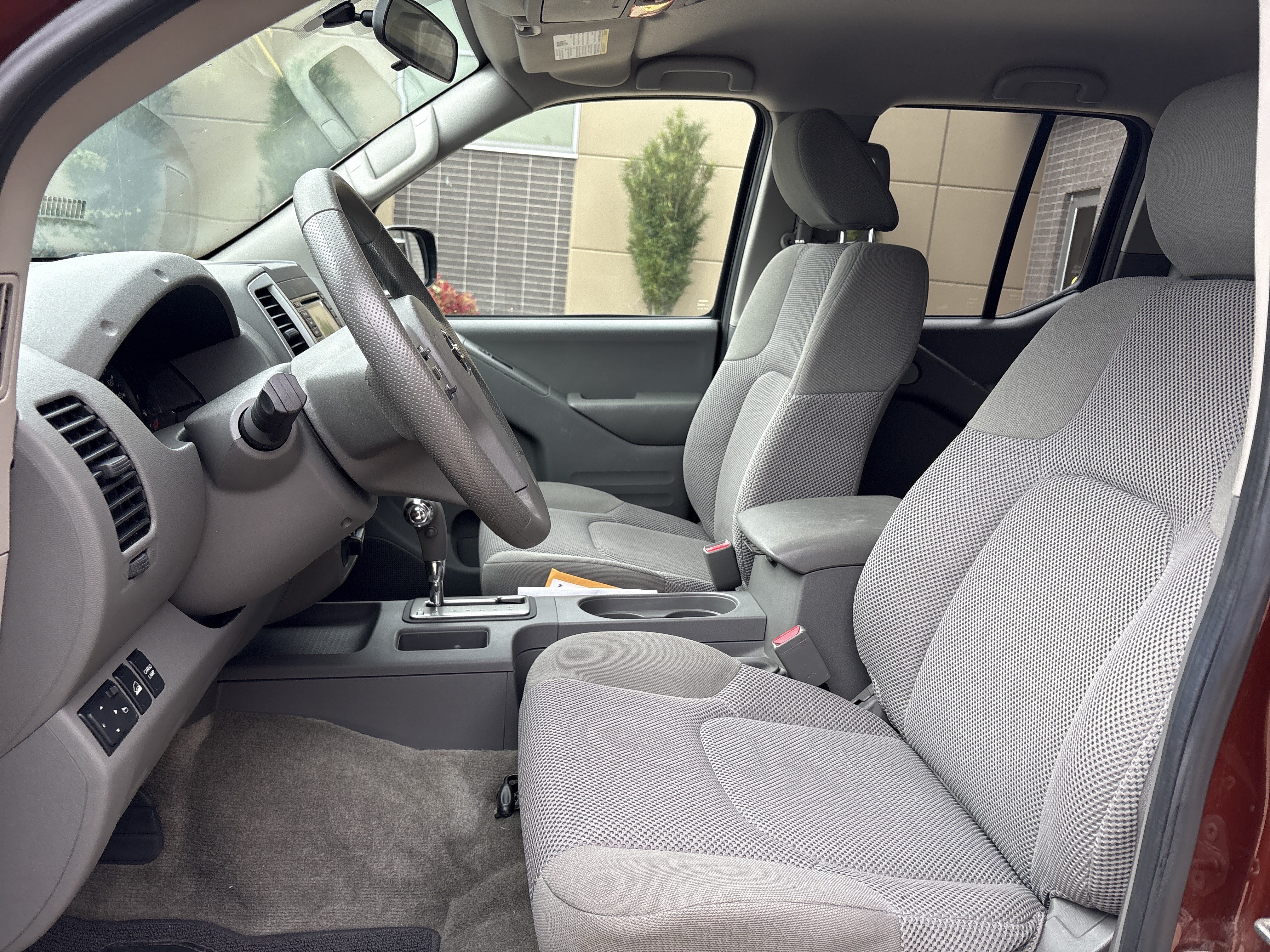 Used 2018 Nissan Frontier SV AWD/4WD image 16