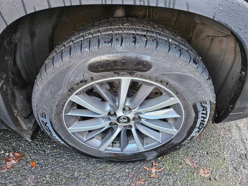 Used 2018 Toyota Highlander XLE image 8