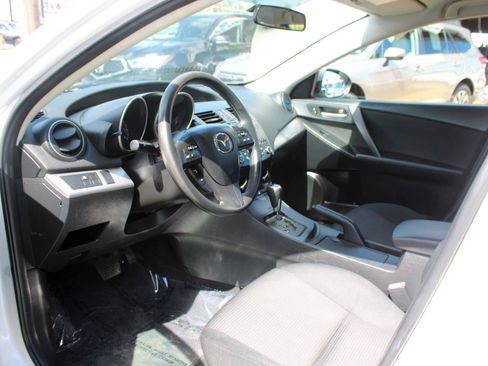 Used 2013 MAZDA MAZDA3 i Sport FWD image 13
