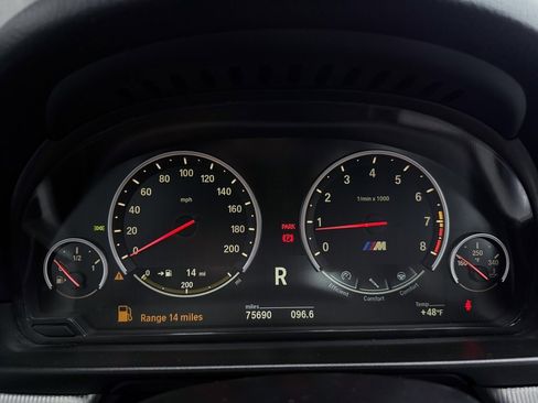 Used 2014 BMW M5 image 32