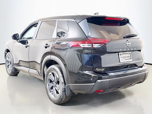 Used 2024 Nissan Rogue SV w/ SV Premium Package FWD image 6