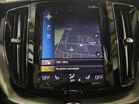 Used 2019 Volvo XC60 T5 Momentum w/ Multimedia Package image 30