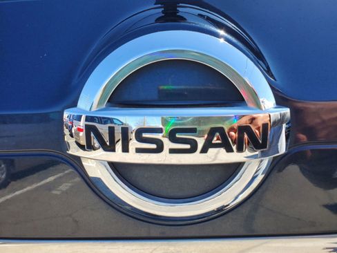 Used 2016 Nissan Rogue SV w/ SV Premium Package image 8