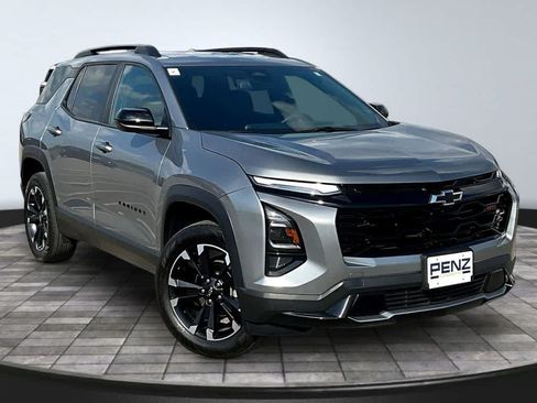 Used 2025 Chevrolet Equinox RS AWD/4WD image 3