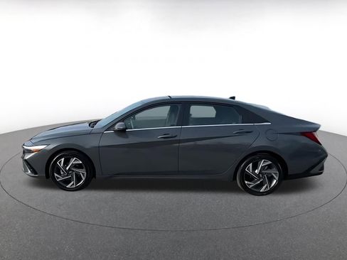 Used 2025 Hyundai Elantra SEL image 10