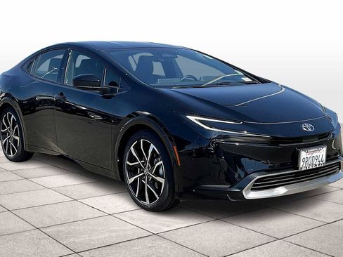 Used 2024 Toyota Prius Prime image 2