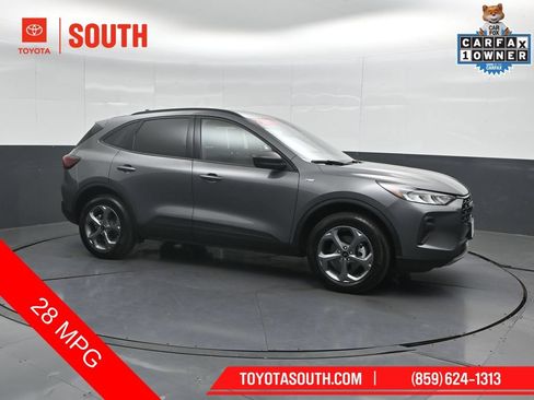 Used 2025 Ford Escape ST-Line AWD/4WD image 1