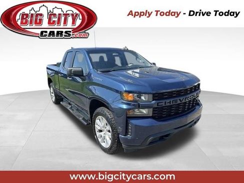 Used 2020 Chevrolet Silverado 1500 Custom w/ Custom Value Package AWD/4WD image 1