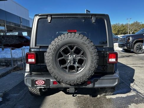 Used 2024 Jeep Wrangler Willys image 5