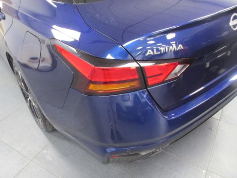Used 2023 Nissan Altima 2.5 SR image 11