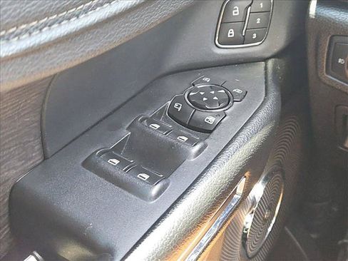 Used 2018 Ford Expedition Limited w/ Equipment Group 302A AWD/4WD image 24