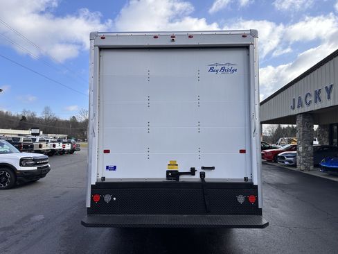 Used 2026 Ford E-450 and Econoline 450 Super Duty w/ Interior Upgrade Package image 6