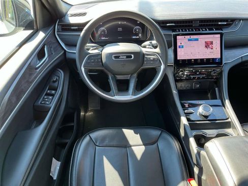 Used 2024 Jeep Grand Cherokee L Limited w/ Luxury Tech Group II image 13