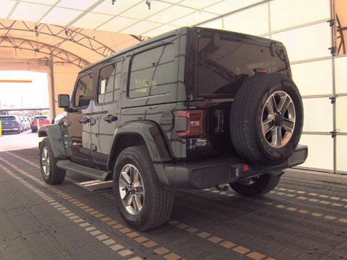 Used 2021 Jeep Wrangler Unlimited Sahara AWD/4WD image 5