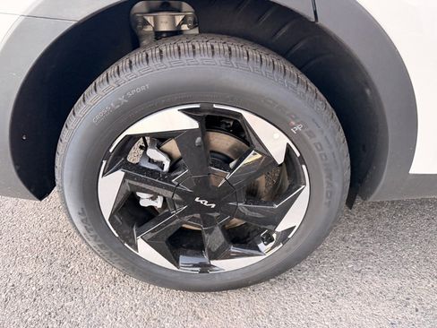 New 2025 Kia Sorento EX image 15